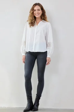DiDi Blouse lace Delight in Offwhite- Blouses