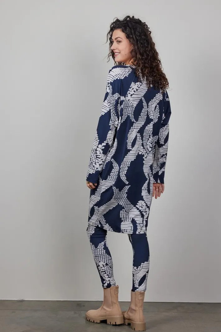 DiDi Comfy loose dress printed 3/4 in Darkblue met Dancing dots print- Jurken & Tunieken