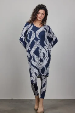 DiDi Comfy loose dress printed 3/4 in Darkblue met Dancing dots print- Jurken & Tunieken