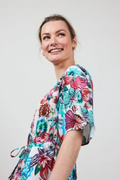 DiDi Dress Jazzy in offwhite with Floral Medley- Jurken & Tunieken
