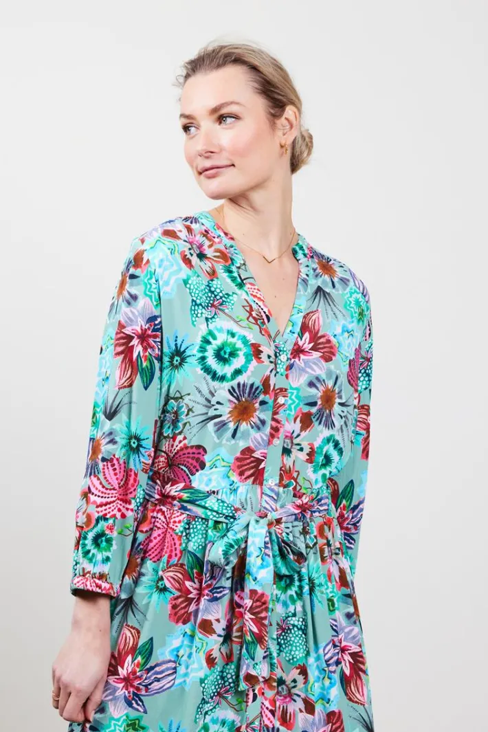 DiDi Dress Melody in granite green with Floral medley print.- Jurken & Tunieken