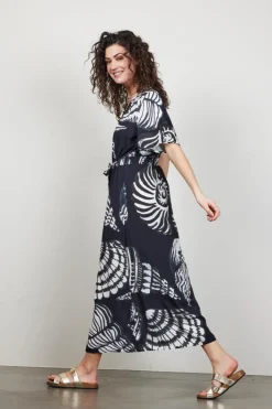 DiDi Dress Nova in Black with Shell symphony XXL print- Jurken & Tunieken