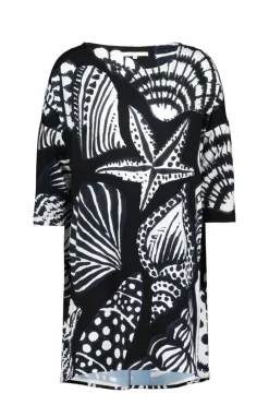 DiDi Easy loose dress in Black with Shell symphony print.- Jurken & Tunieken