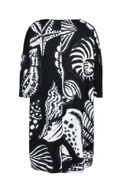 DiDi Easy loose dress in Black with Shell symphony print.- Jurken & Tunieken