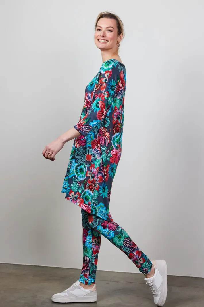 DiDi Easy loose dress in dark shadow with Floral Medley print- Jurken & Tunieken