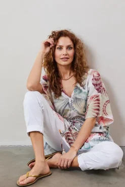 DiDi Kaftan in Offwhite with Ocean treasures XL print- Kaftans En Kimonos | Jurken & Tunieken