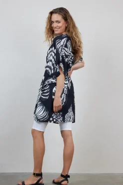 DiDi Kaftan Yassina in Black with Shell symphony XXL print- Kaftans En Kimonos | Jurken & Tunieken