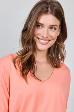 DiDi Loose V-tee Faye in Desert Flower- Basics | T-shirts & Tops