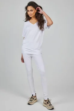 DiDi Loose V-tee Faye in Wit- Basics | T-shirts & Tops
