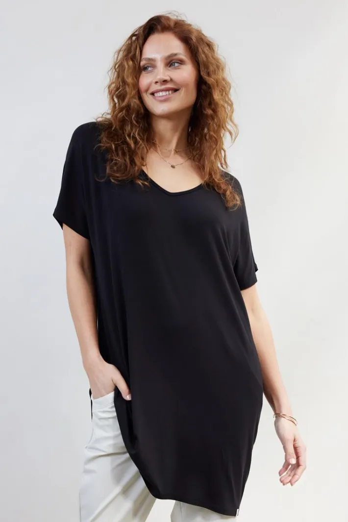 DiDi T-shirt Isa in Black- Basics | T-shirts & Tops